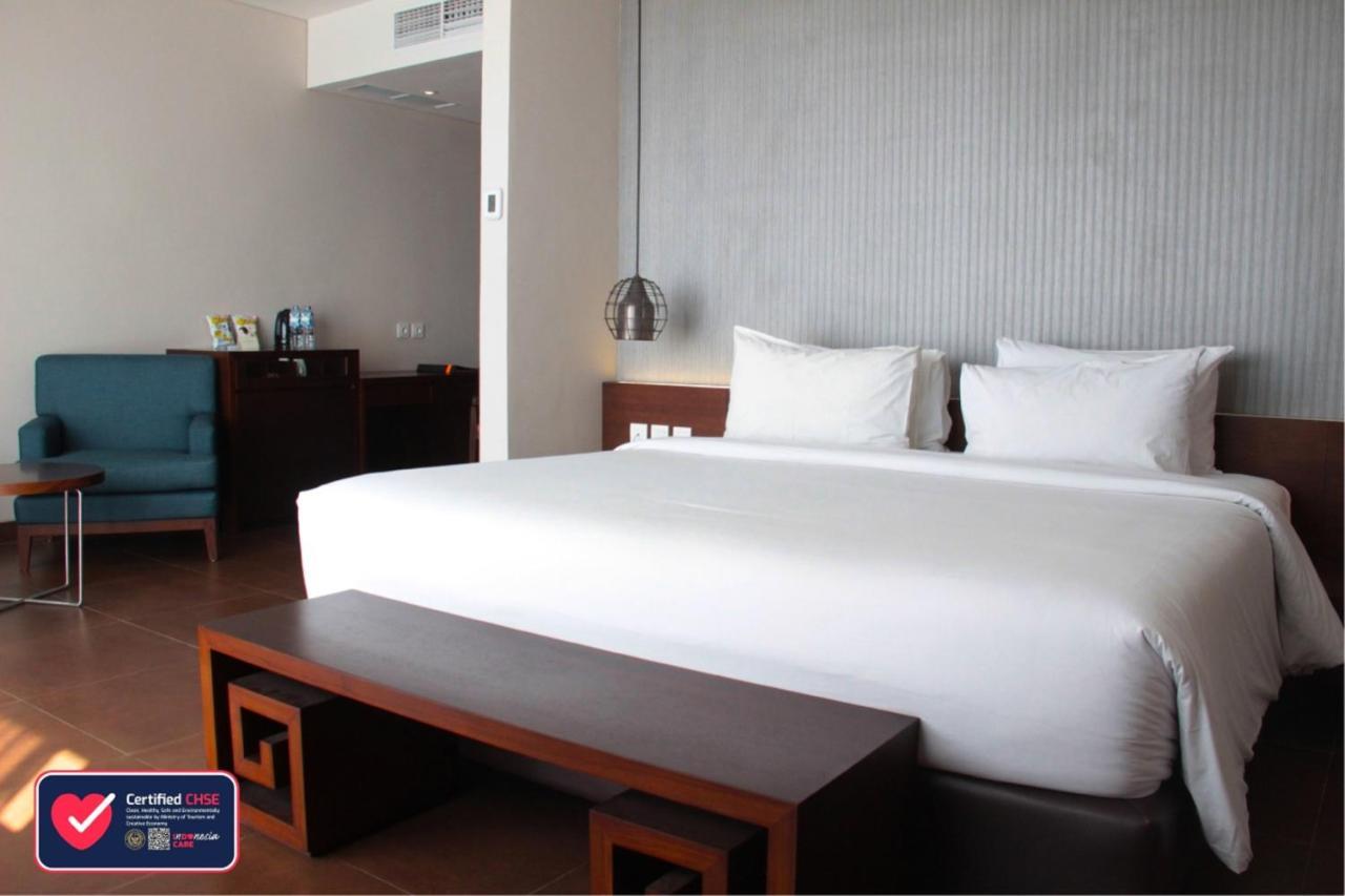 The Luxton Cirebon Hotel And Convention Exterior photo