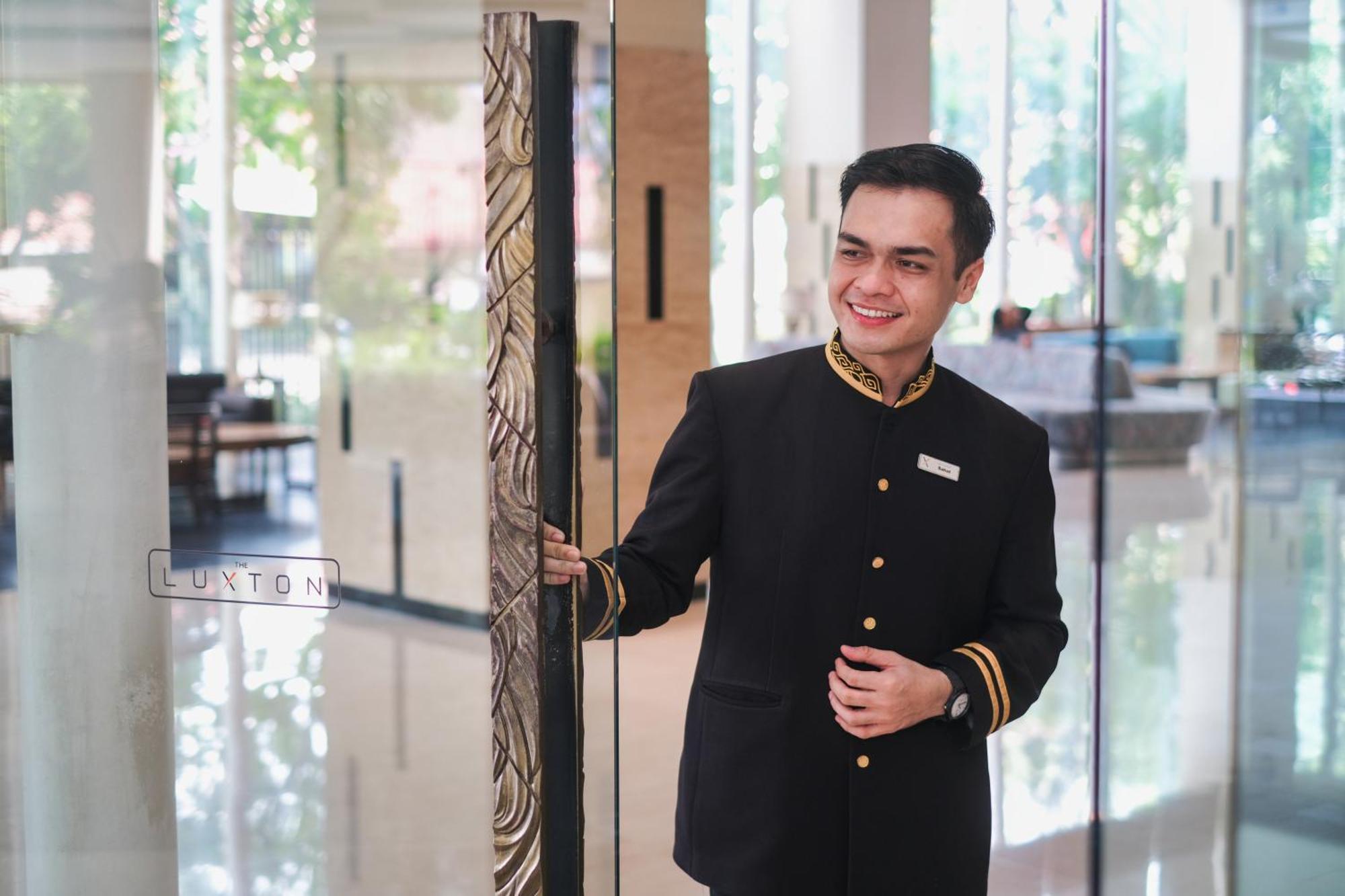 The Luxton Cirebon Hotel And Convention Exterior photo