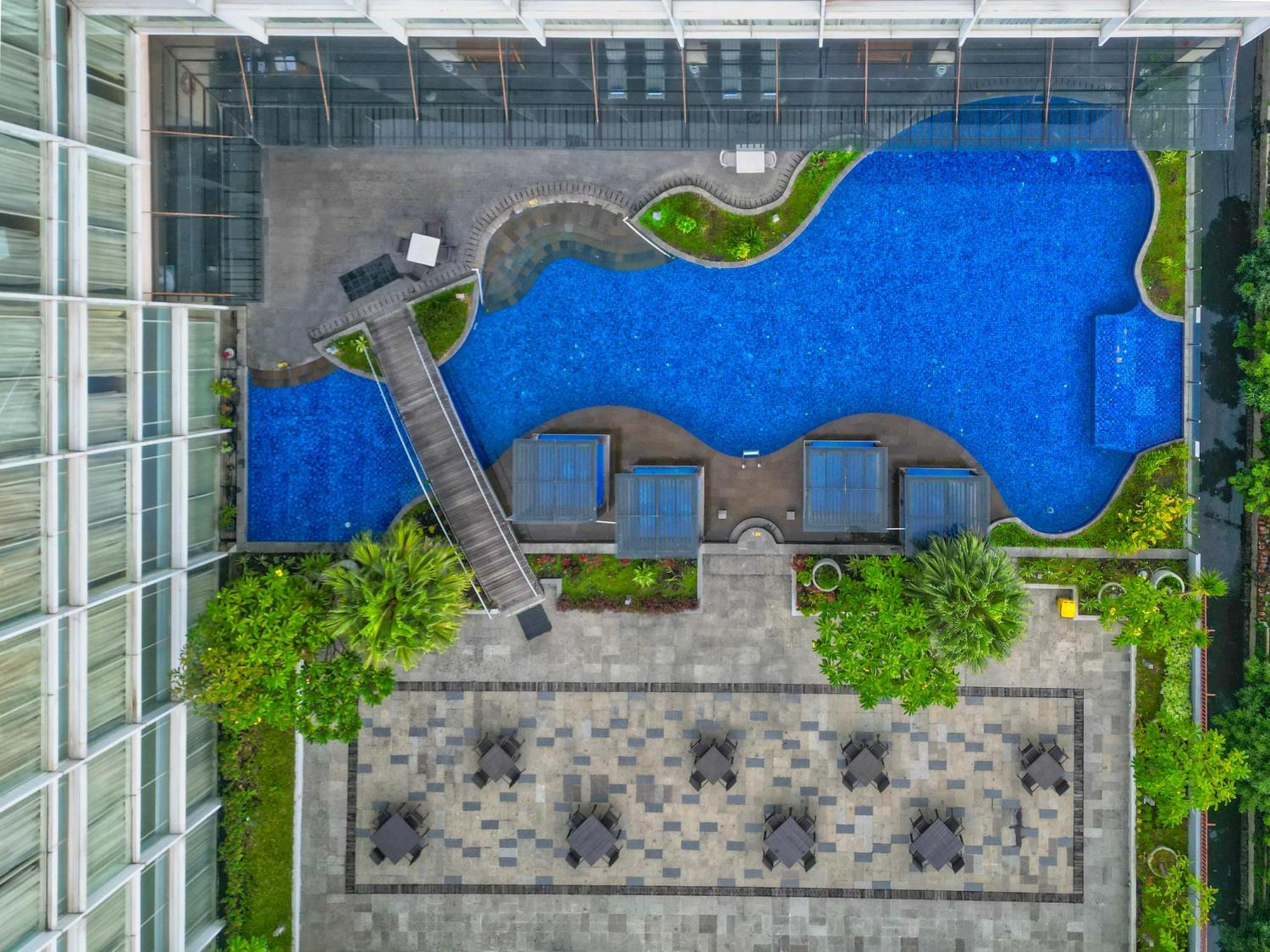 The Luxton Cirebon Hotel And Convention Exterior photo