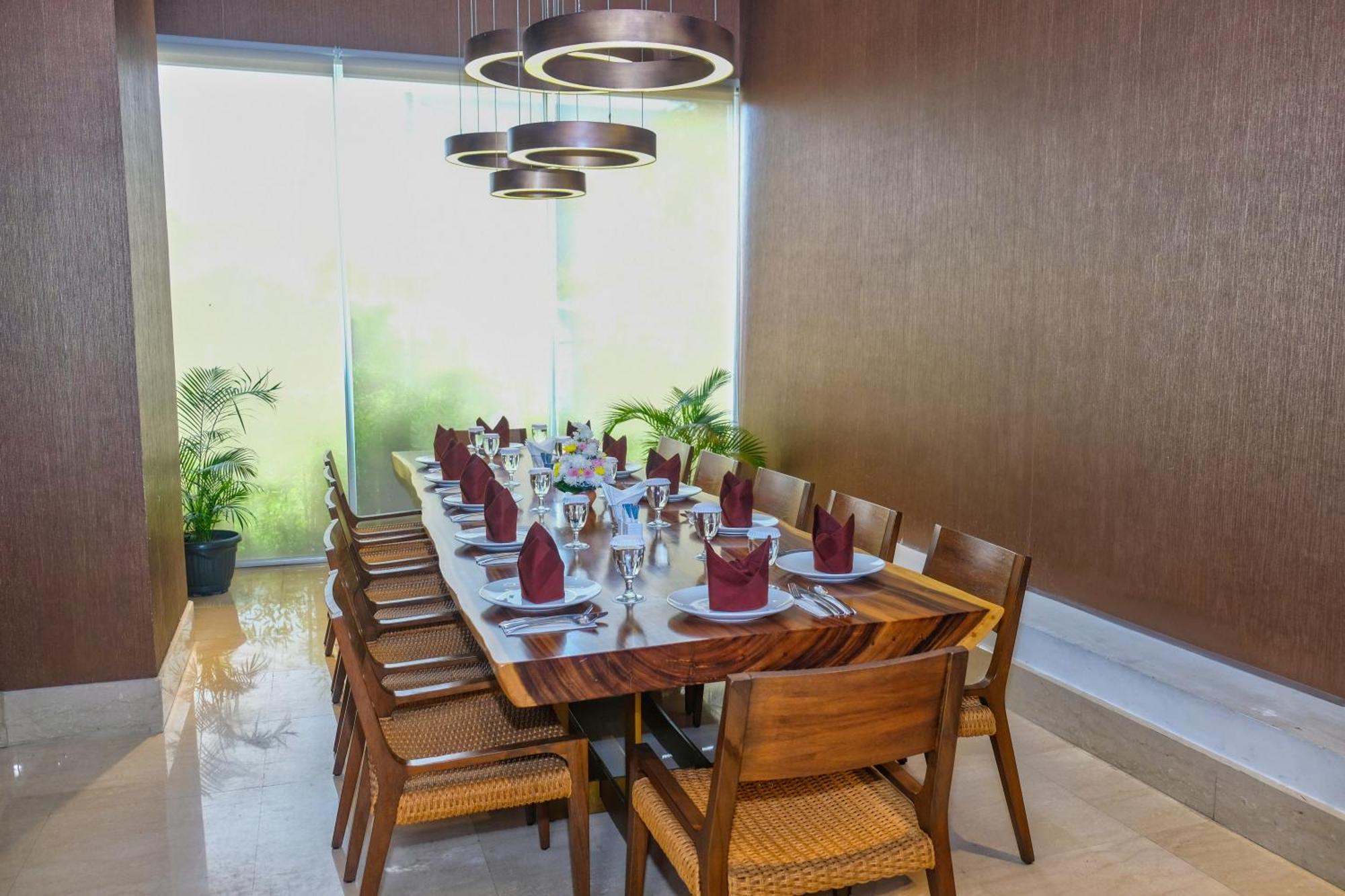 The Luxton Cirebon Hotel And Convention Exterior photo
