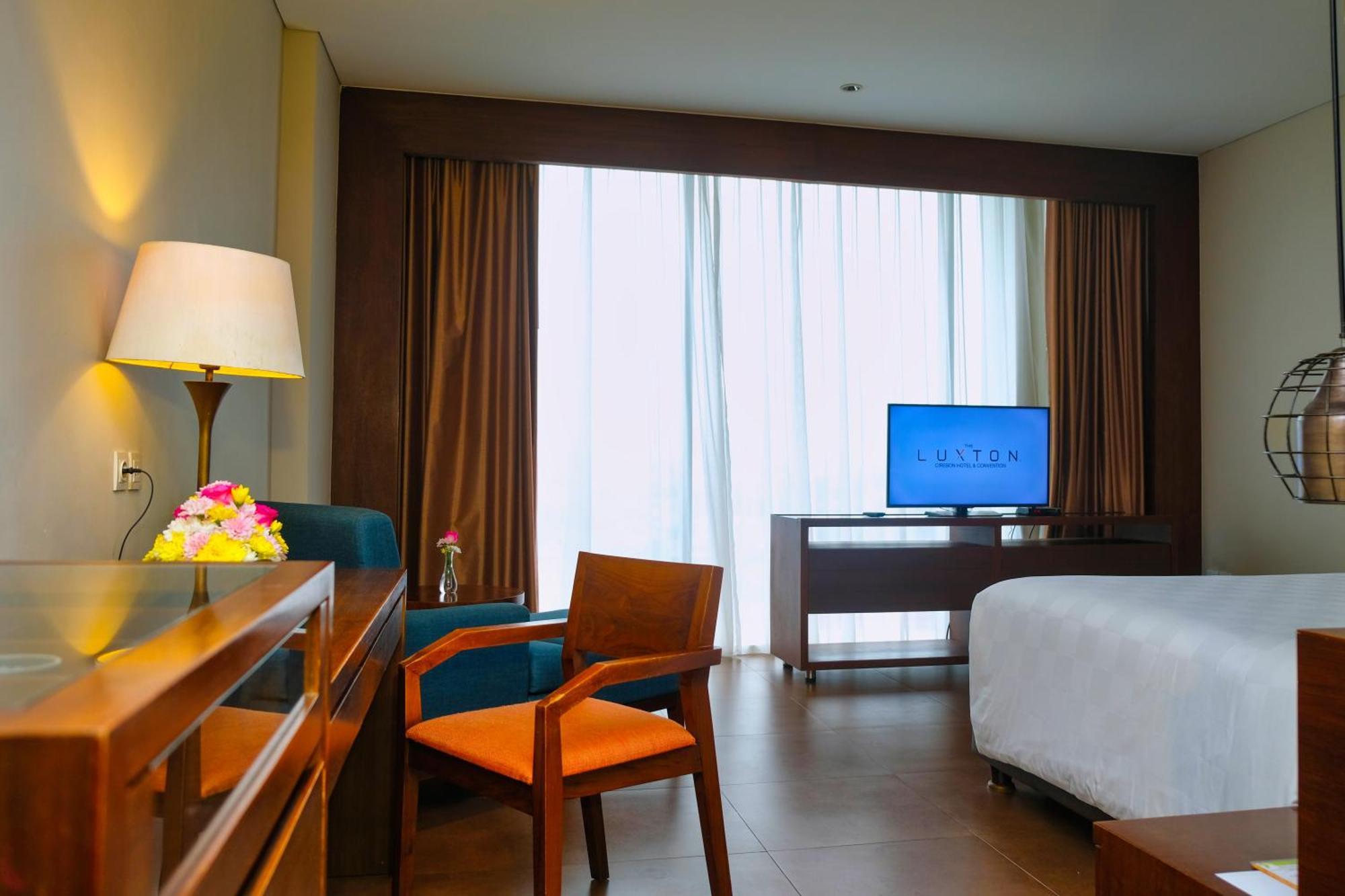The Luxton Cirebon Hotel And Convention Exterior photo
