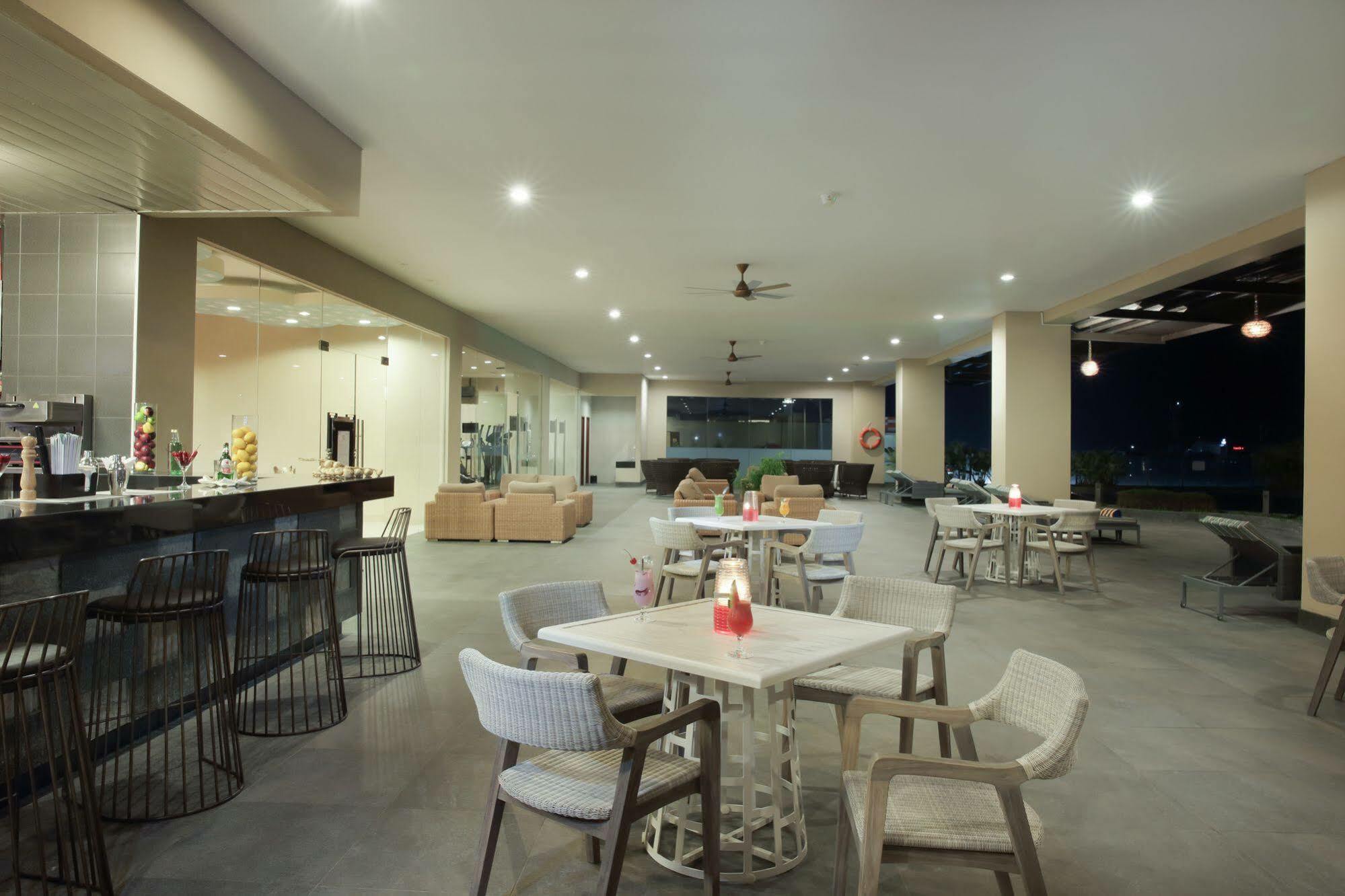 The Luxton Cirebon Hotel And Convention Exterior photo