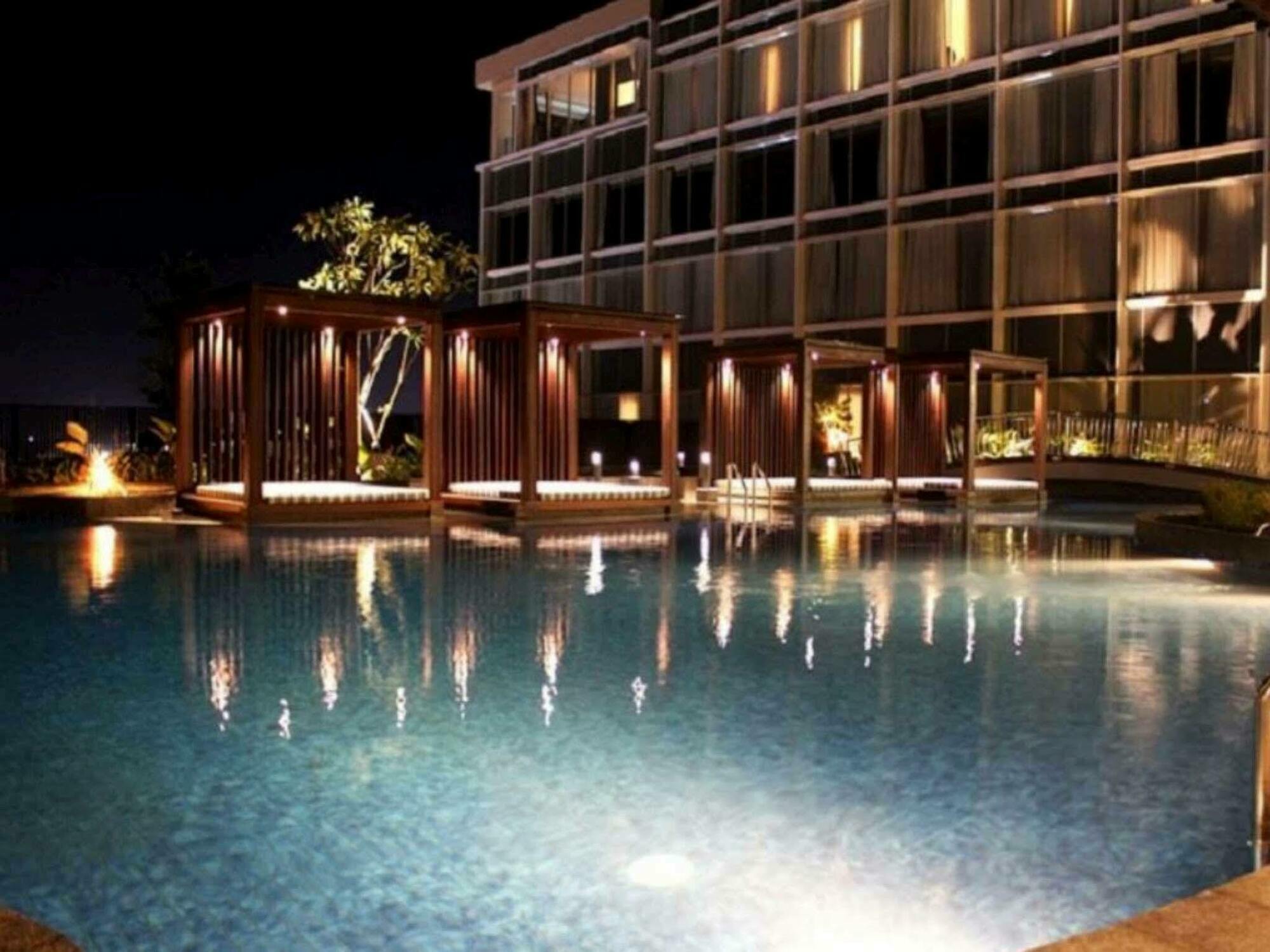 The Luxton Cirebon Hotel And Convention Exterior photo